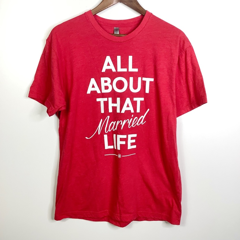 Graphic Tee "All about that married life"